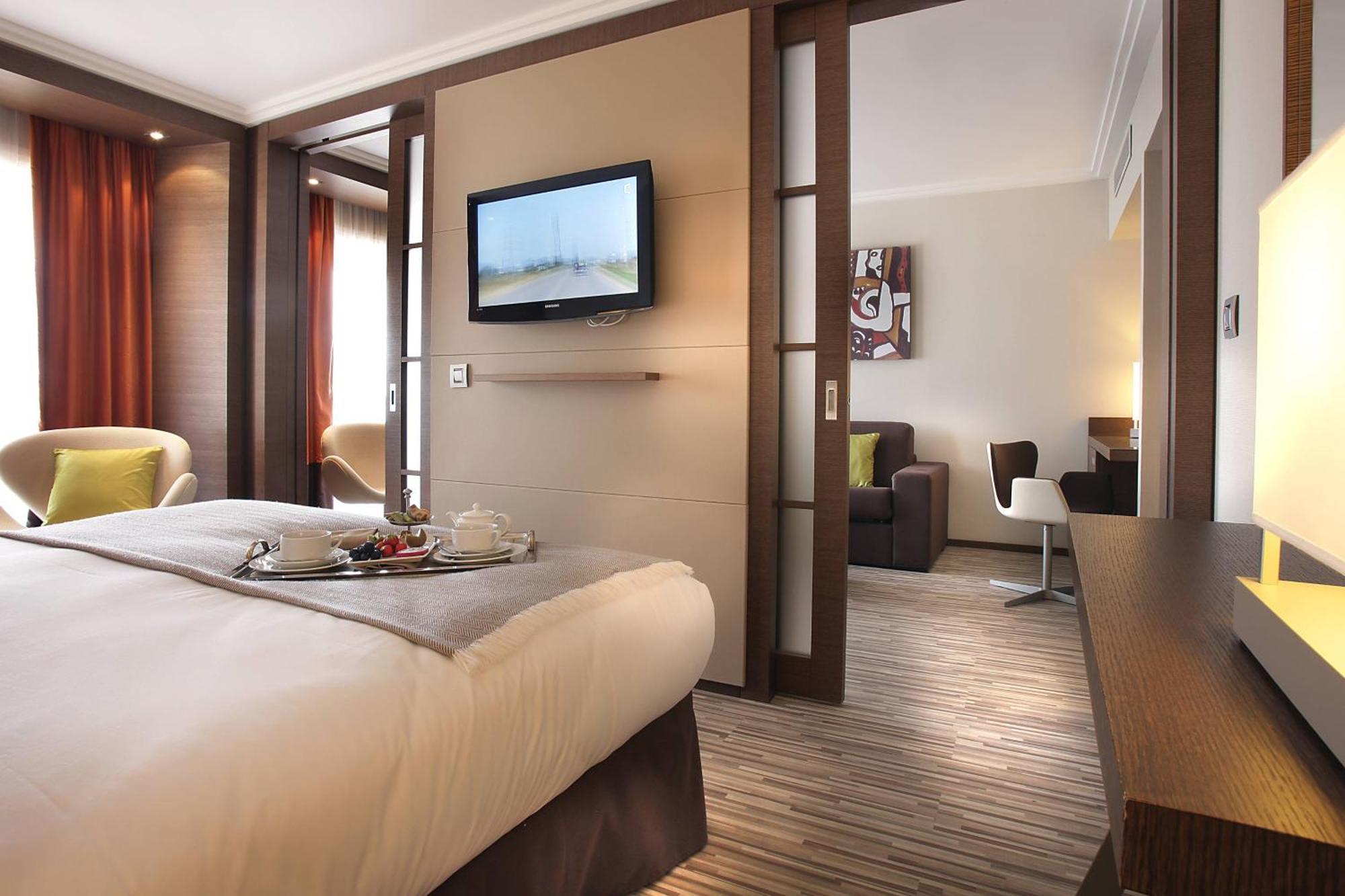 Ac Hotel By Marriott Ambassadeur Antibes - Juan Les Pins Bagian luar foto